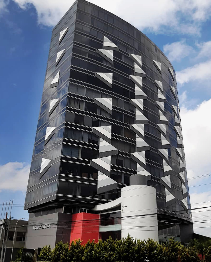 Edificio Torrenova Guatemala, Oficina C5 Licenciado Octavio Gamboa, Abogado Penalista. Bufete Juridico Via Legal